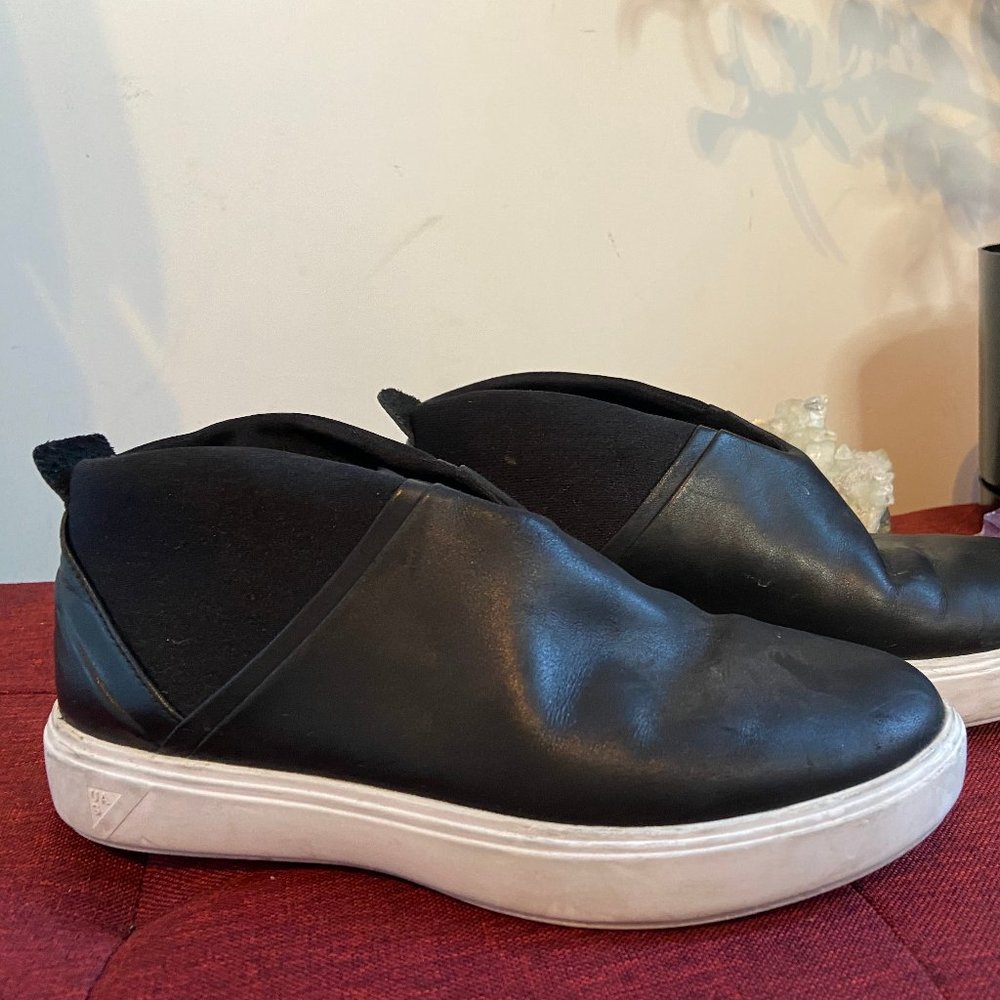 Under Armour UAS Capeside Crew Mid Sneaker